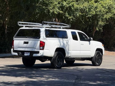 Used 2022 Toyota Tacoma SR RWD image 5