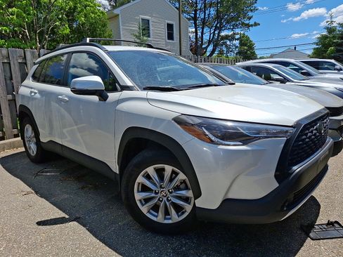 Used 2023 Toyota Corolla Cross LE w/ Moonroof Package AWD/4WD image 2