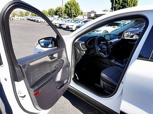Used 2022 Ford Escape SE FWD image 36