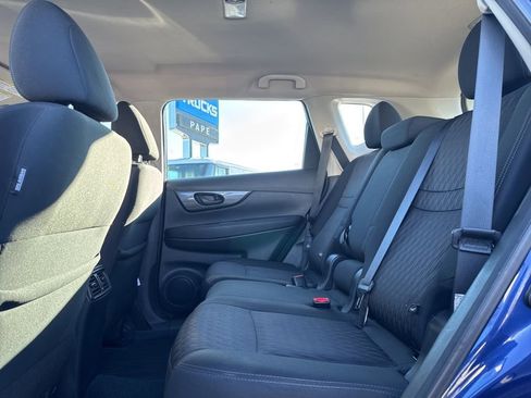 Used 2019 Nissan Rogue S image 17