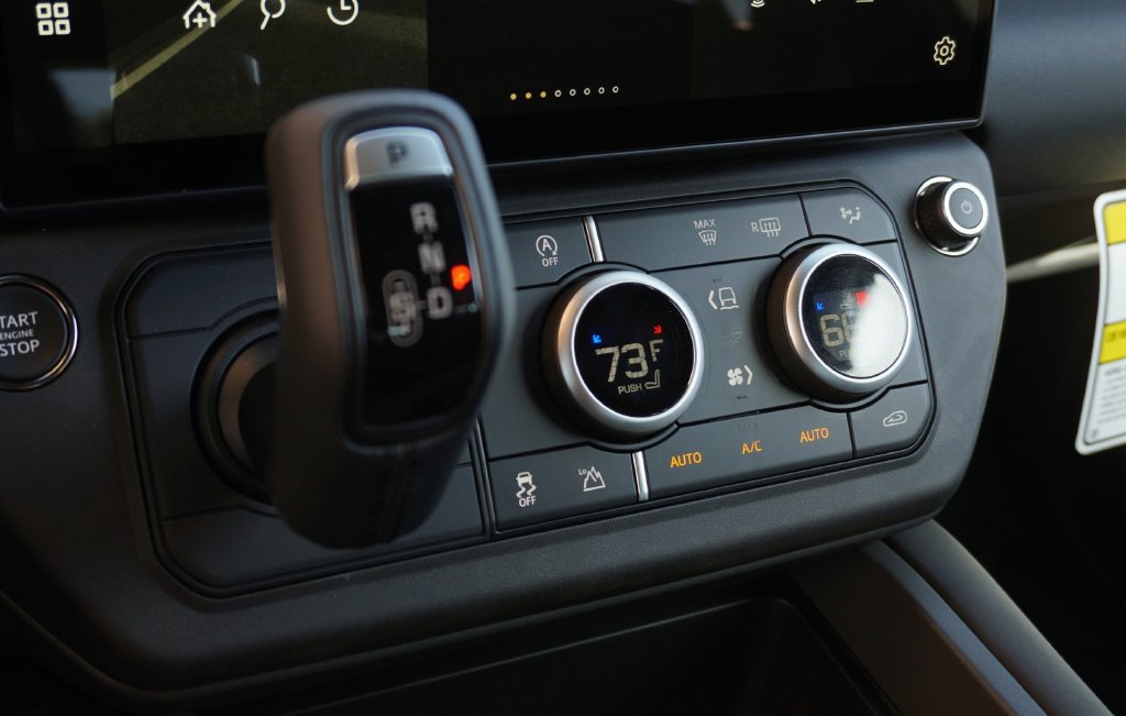 New 2026 Land Rover Defender 110 S AWD/4WD image 25