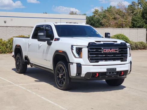 Used 2025 GMC Sierra 2500 AT4 w/ AT4 Premium Plus Package AWD/4WD image 3