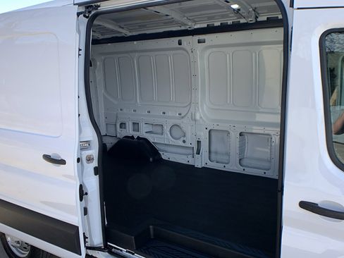 Used 2024 Ford Transit 250 148 Medium Roof Extended AWD image 21