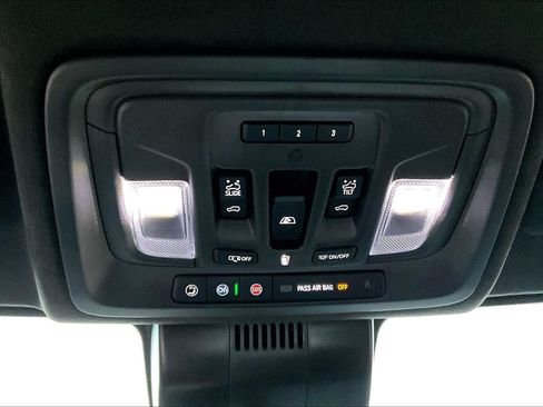 Used 2024 GMC Sierra 2500 Denali Ultimate AWD/4WD image 28