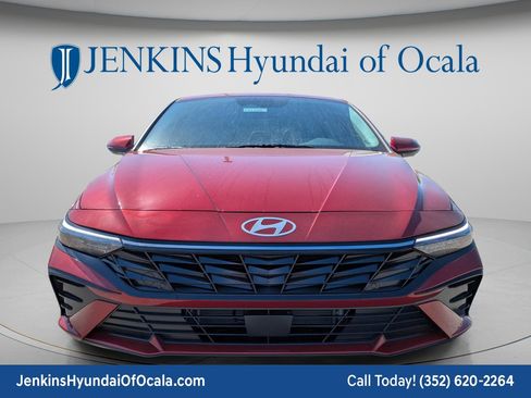 Used 2025 Hyundai Elantra Limited FWD image 8