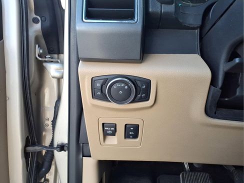 Used 2018 Ford F150 XLT w/ Equipment Group 302A Luxury AWD/4WD image 10