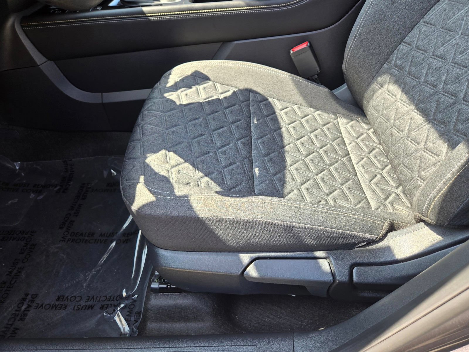 Used 2025 Nissan Kicks SV AWD/4WD image 10