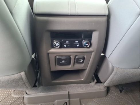 Used 2021 Chevrolet Traverse Premier w/ LPO, Floor Liner Package AWD/4WD image 18