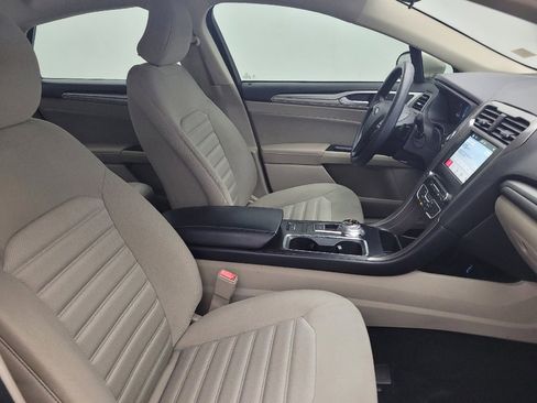 Used 2018 Ford Fusion SE w/ Fusion SE Technology Package FWD image 21