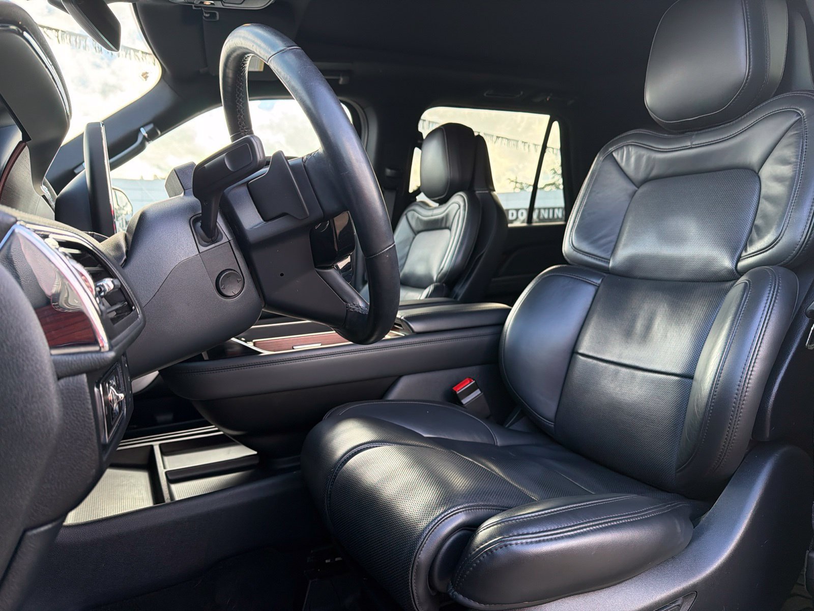 Used 2023 Lincoln Navigator L Reserve RWD image 8