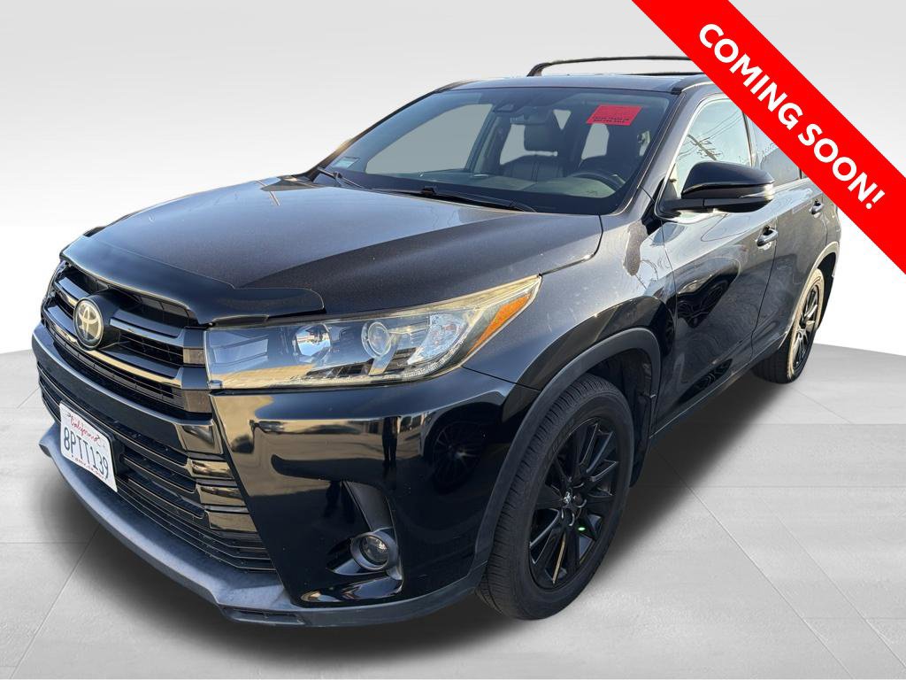 Used 2019 Toyota Highlander SE FWD image 1