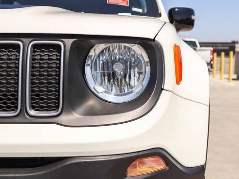 Used 2023 Jeep Renegade Latitude AWD/4WD image 7