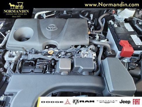 Used 2025 Toyota RAV4 XLE AWD/4WD image 20