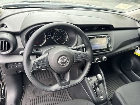 New 2025 Nissan Kicks Play S image 15