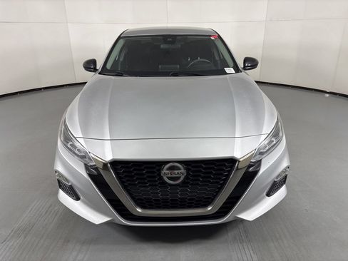 Used 2021 Nissan Altima 2.5 SR FWD image 3