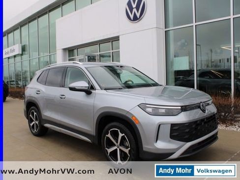 Used 2025 Volkswagen Tiguan SE AWD/4WD image 1