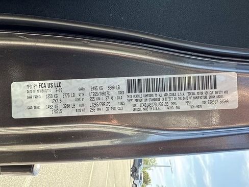 Used 2016 Jeep Wrangler Unlimited Sahara image 29