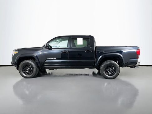 Used 2022 Toyota Tacoma SR5 AWD/4WD image 5