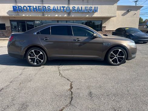 Used 2015 Ford Taurus SEL w/ Equipment Group 201A FWD image 9