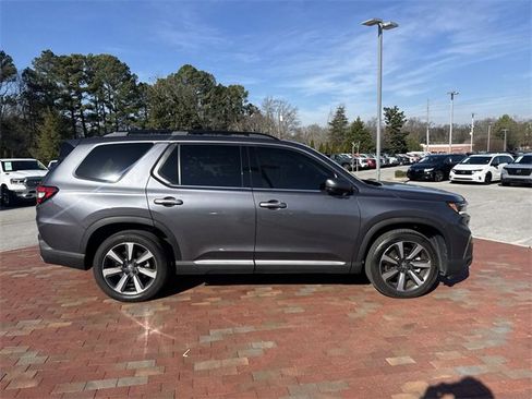 Certified 2024 Honda Pilot Touring image 17