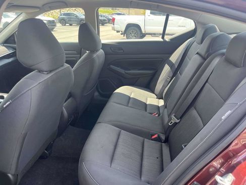 Used 2025 Nissan Altima 2.5 SV FWD image 11
