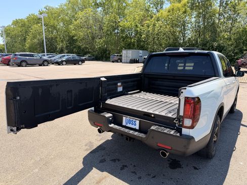 Used 2023 Honda Ridgeline Black Edition image 14