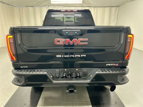 Used 2024 GMC Sierra 2500 AT4 w/ AT4 Premium Plus Package image 21