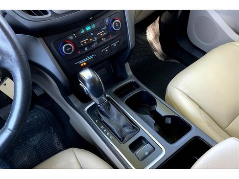 Used 2018 Ford Escape SEL image 18