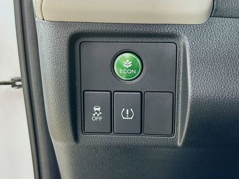 Used 2018 Honda HR-V LX image 12