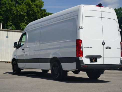 Used 2025 Mercedes-Benz Sprinter 2500 image 9