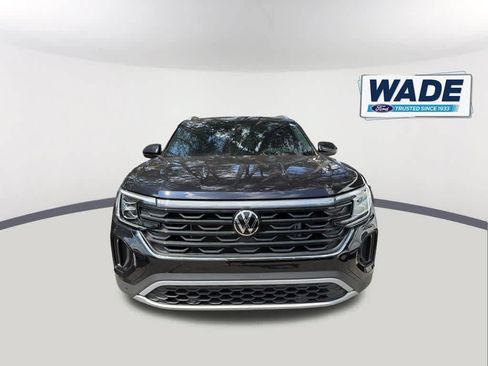 Used 2024 Volkswagen Atlas Cross Sport SE FWD image 2
