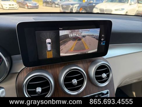 Used 2022 Mercedes-Benz GLC 300 4MATIC w/ Premium Package Lite image 17