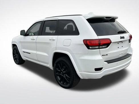 Used 2018 Jeep Grand Cherokee Altitude image 6
