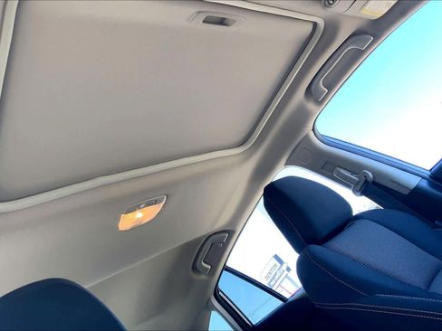 Used 2023 Subaru Crosstrek 2.0i Premium image 28