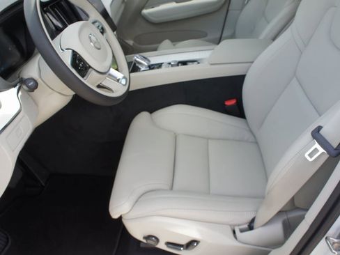 New 2026 Volvo XC60 B5 Ultra w/ Protection Package Premier image 17