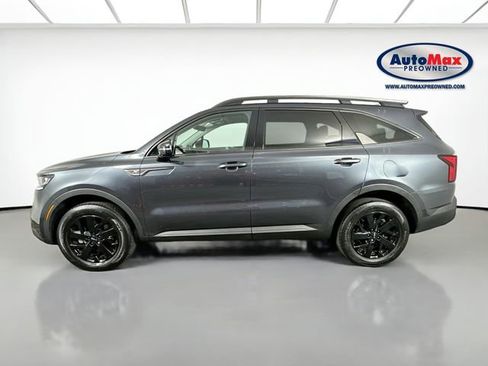 Used 2023 Kia Sorento S w/ Panoramic Sunroof Package AWD/4WD image 9