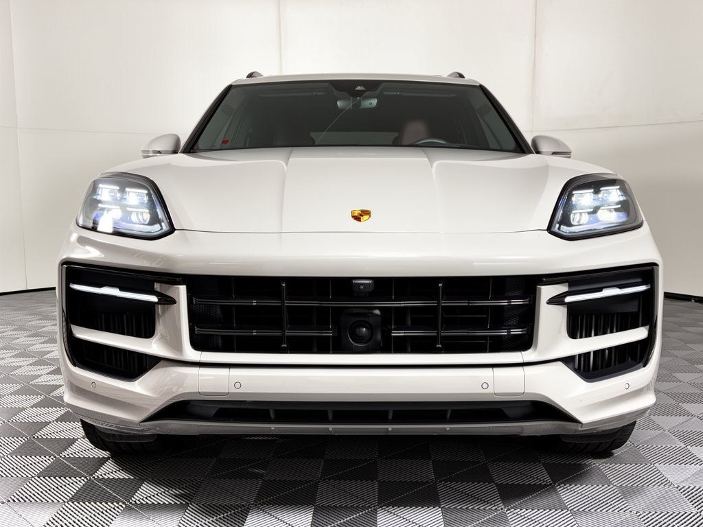 Certified 2025 Porsche Cayenne GTS AWD/4WD image 6
