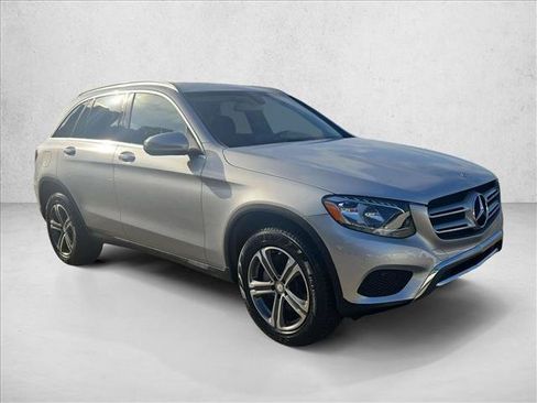 Used 2016 Mercedes-Benz GLC 300 4MATIC image 3