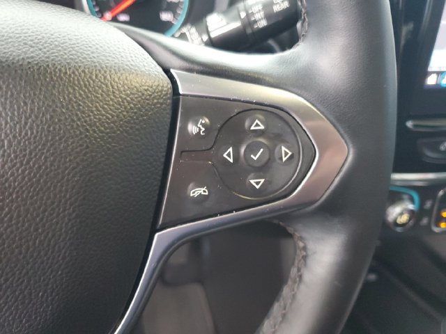 Used 2023 Chevrolet Traverse RS FWD image 35