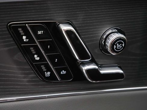Used 2026 Cadillac Lyriq Premium Luxury w/ LPO, Floor Liner Package AWD/4WD image 17