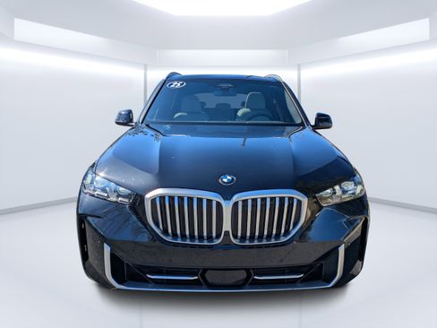 Used 2025 BMW X5 sDrive40i w/ Climate Comfort Package image 11
