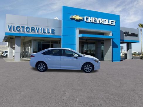 Used 2021 Toyota Corolla LE w/ Carpet Mat Package (TMS) FWD image 4