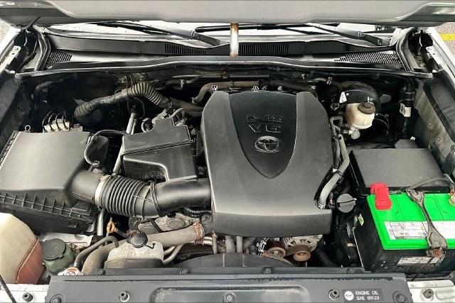 Used 2018 Toyota Tacoma Limited AWD/4WD image 31