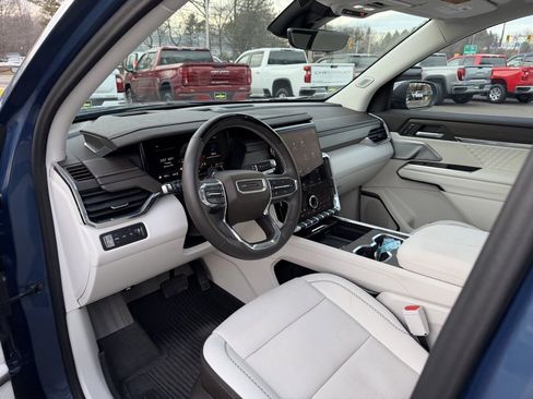 Used 2024 GMC Acadia Denali w/ Super Cruise Package image 16