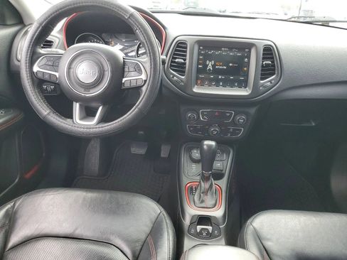 Used 2018 Jeep Compass Trailhawk w/ Leather Interior Group AWD/4WD image 17
