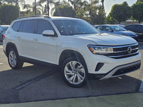 Used 2021 Volkswagen Atlas SE w/ Panoramic Sunroof Package FWD image 4