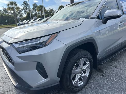 Used 2022 Toyota RAV4 XLE image 6