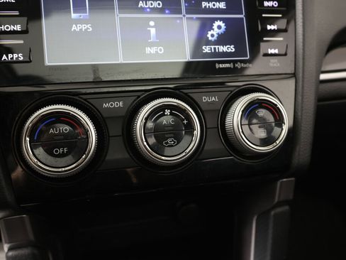 Used 2017 Subaru Forester 2.5i Touring image 39