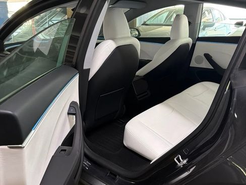 Used 2025 Tesla Model 3 RWD image 5