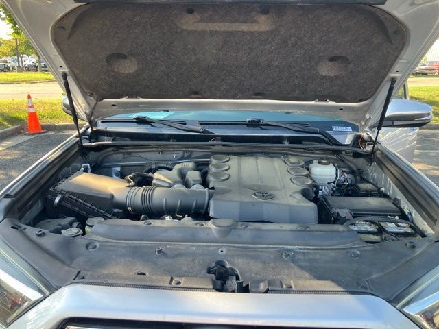 Used 2020 Toyota 4Runner SR5 Premium AWD/4WD image 21